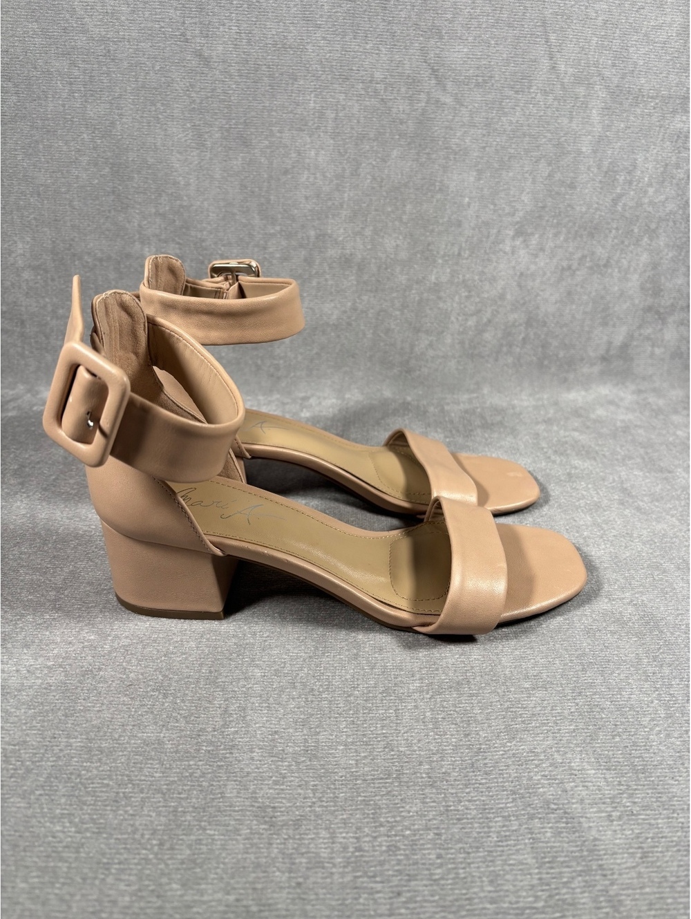 Mari A. Mattie 2 Nude Ankle Strap Block Heel Sandals Women's Size 7M